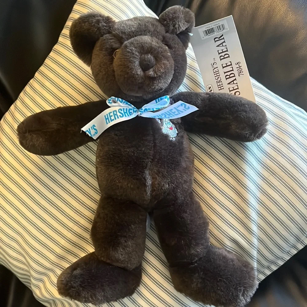 Hershey’s Poseable Bear